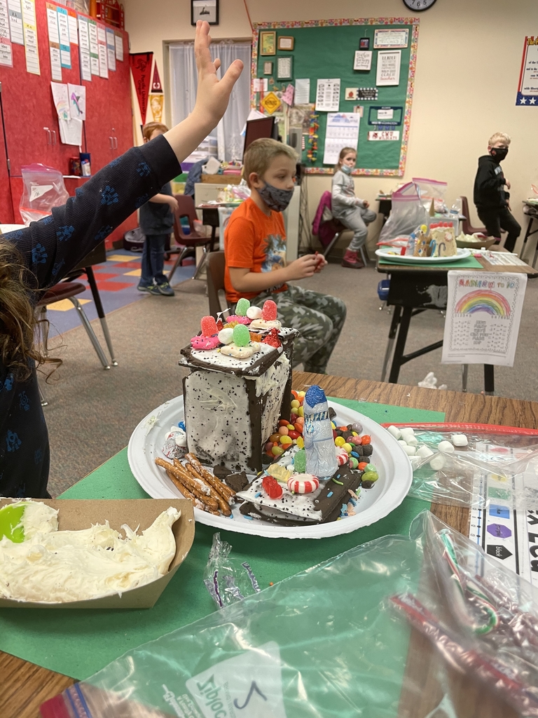 Gingerbread houses in Mrs. Spauldings 1st grade class!